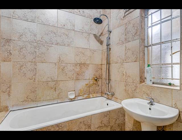 10 BEDROOM HOUSE FOR SALE IN BRIXTON